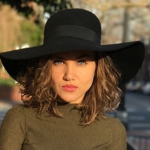 H&M Black Hat Size Medium